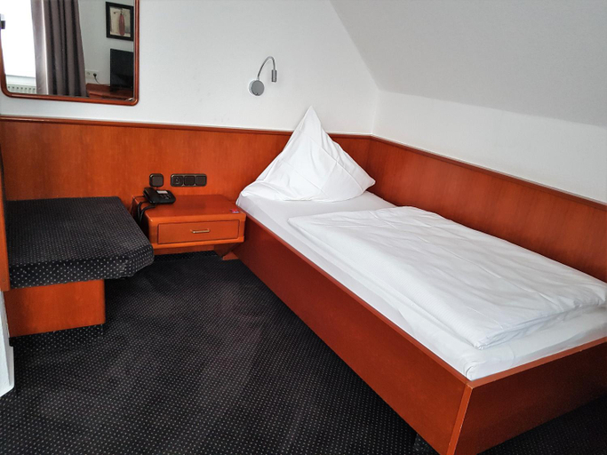 Others 5, Hotel Walz, Paderborn