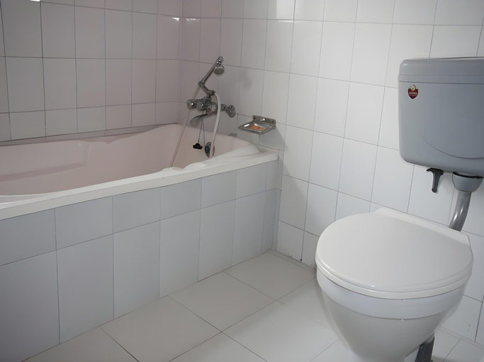 Bathroom 4, The Silver Oaks Inn, Gandaki