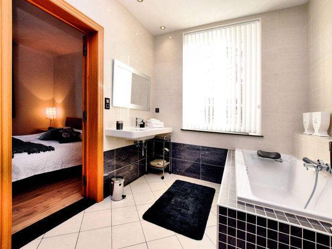 Others 5, Countryside Escape for 9, Namur