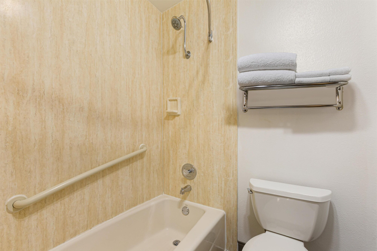 Bathroom 4, Best Western Hi-Desert Inn, Nye