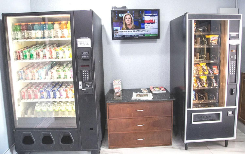 Food & Drinks 4, TownHouse Extended Stay Hotel Downtown, Lancaster