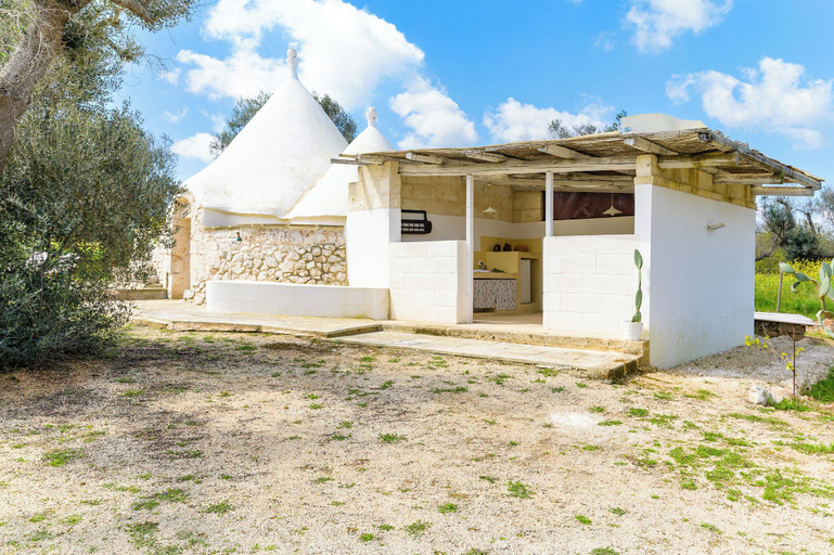 Exterior & Views 2, Trullo Puspo by Wonderful Italy, Brindisi