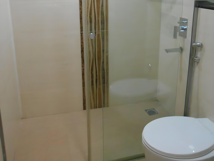 Bathroom 2, Brunton Heights Executive Suites, Bangalore