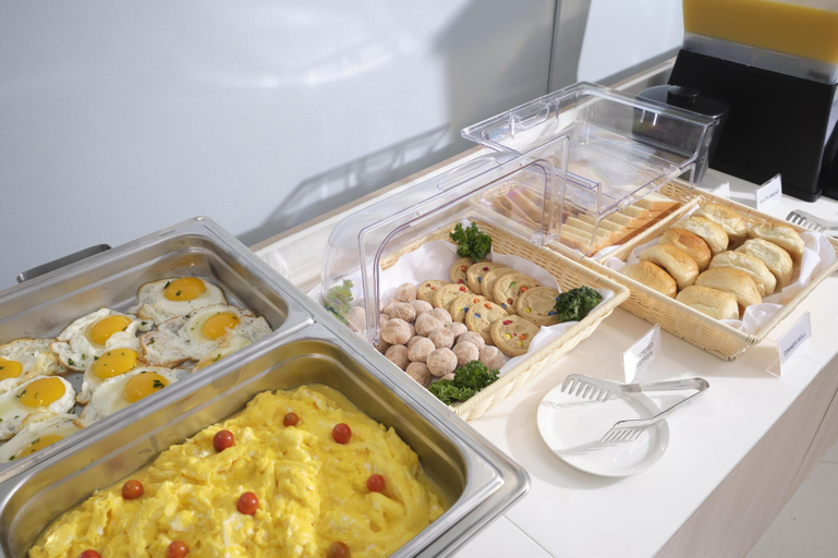 Food & Drinks 5, SureStay Hotel by Best Western Guam Airport South