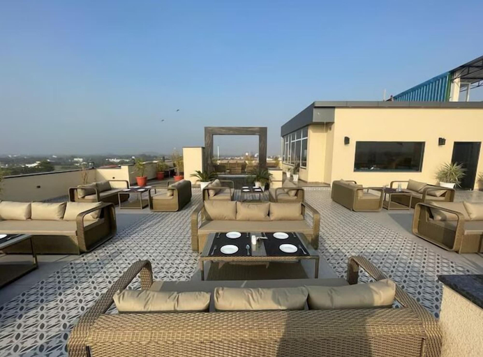 Public Area, Hotel The crystal Park, Gwalior