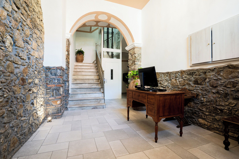 Others 4, Harmonia home, Salerno