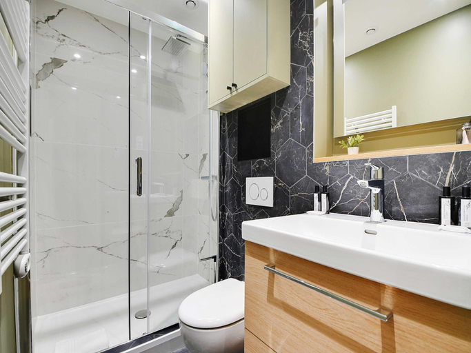 Bathroom, Welcoming apartment -1BD-4P - 18th arrd, Paris