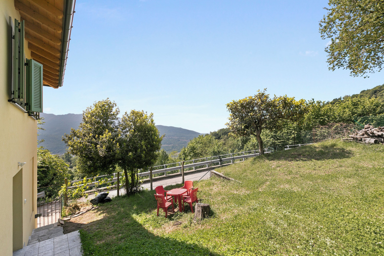 Outdoor dining 4, Viola Apartment, Varese