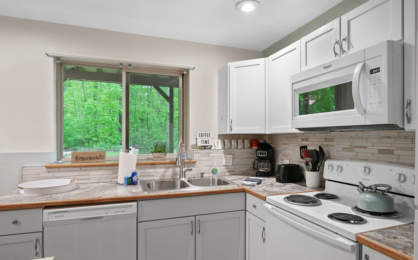 Room 5, Mosinee Woodland Escape Whole House, Marathon