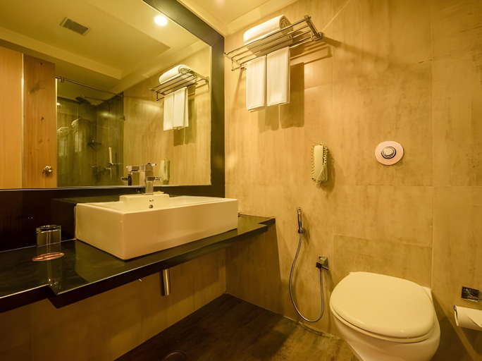 Bathroom 5, La Classic Hotel, Bangalore