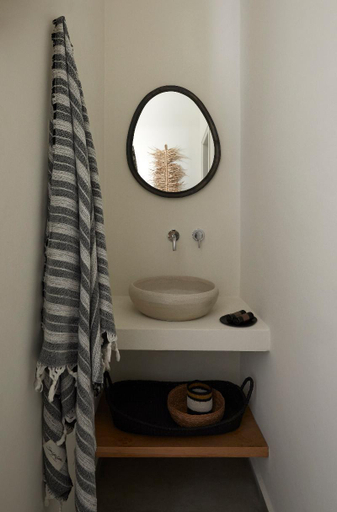 Bathroom 5, Stimata, South Aegean