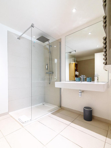 Bathroom 3, thecamp hotel Premium Lodge- Aix en Provence, Bouches-du-Rhône