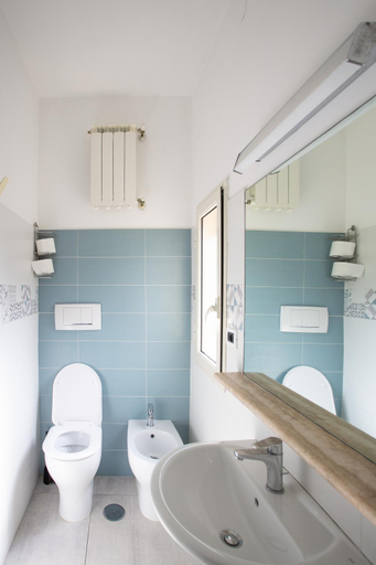 Bathroom 2, Hotel Tecla, Rome