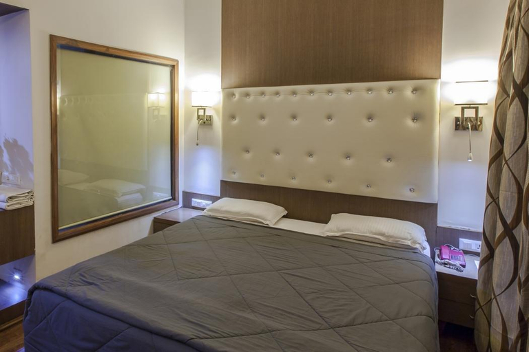 Bedroom 3, Hotel Host Inn, Ahmadabad