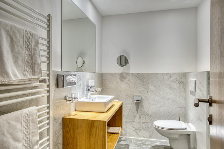 Bathroom 5, Hotel Erika, Landeck