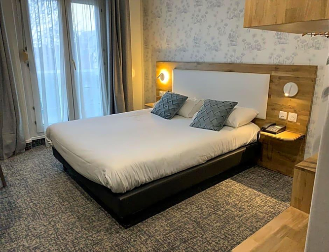 Bedroom 3, Brit Hotel Privilege Le Royal - Centre Gare, Aube