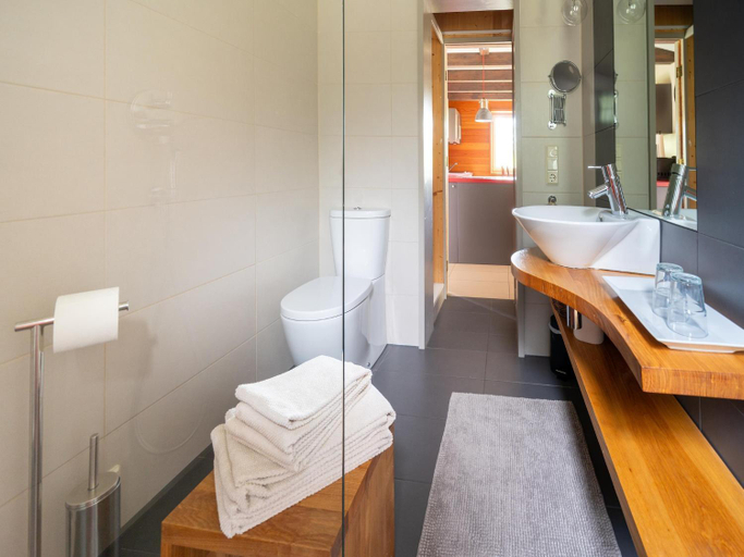 Bathroom 4, Forest-Edge Apartment, Harz