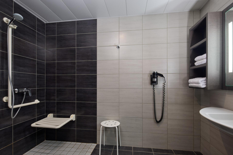 Bathroom 4, Hotel Astrid, Hautes-Pyrénées