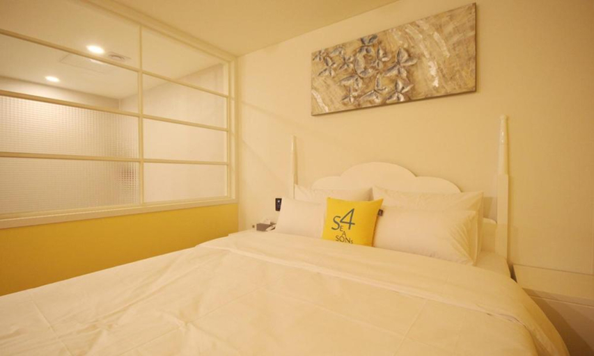 Bedroom 3, Iksan Fourseason Hotel, Iksan