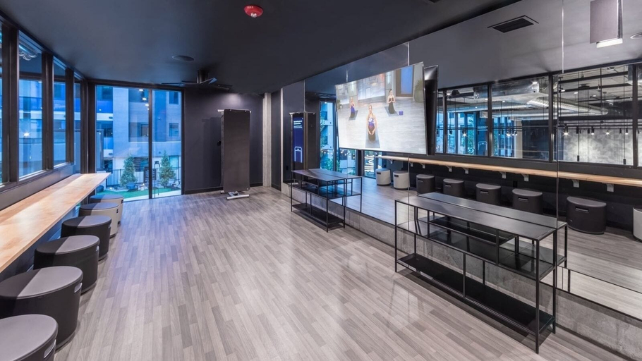 Food & Drinks, Landing at RED, Washoe