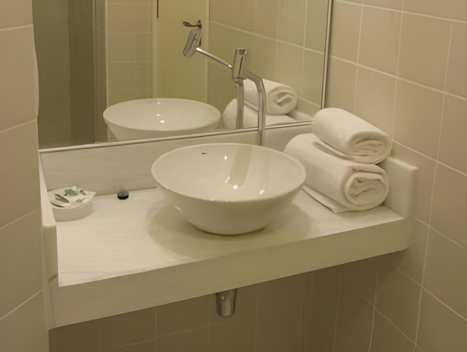 Bathroom 3, Golden Suite Hotel, Campinas