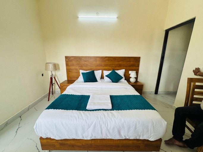 Bedroom 5, The Opal Hotel, Gautam Buddha Nagar