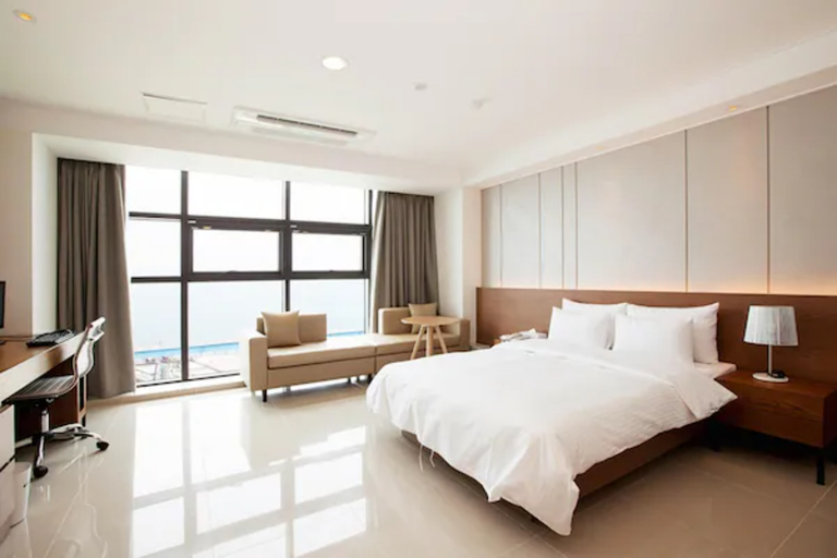 Bedroom 4, Wolmido Premiers Hotel, Jung