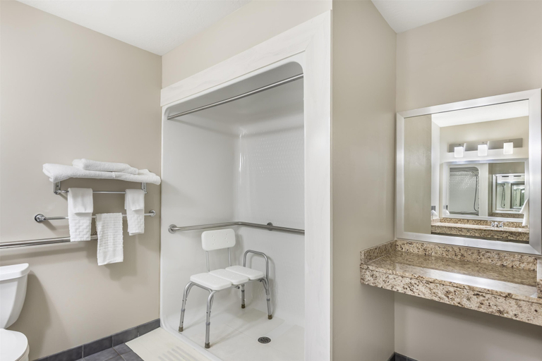Bathroom 4, Best Western Plus Great Northern Inn, Hill