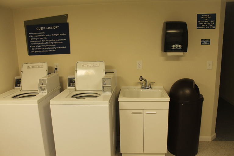 Bathroom 5, Boarders Inn & Suites by Cobblestone Hotels - Syracuse, Hamilton