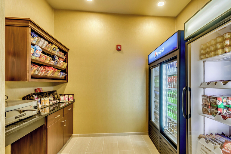 Food & Drinks 5, Cobblestone Inn & Suites - Waverly, Bremer