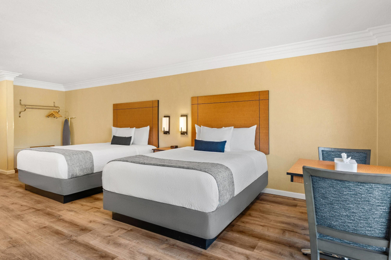 Bedroom 3, Travelodge by Wyndham San Clemente Beach, Orange
