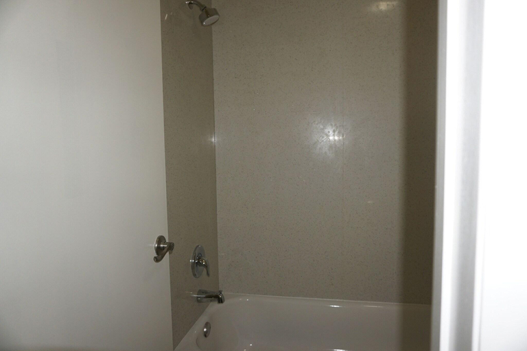 Bathroom 4, Days Inn by Wyndham Apopka/Orlando, Orange