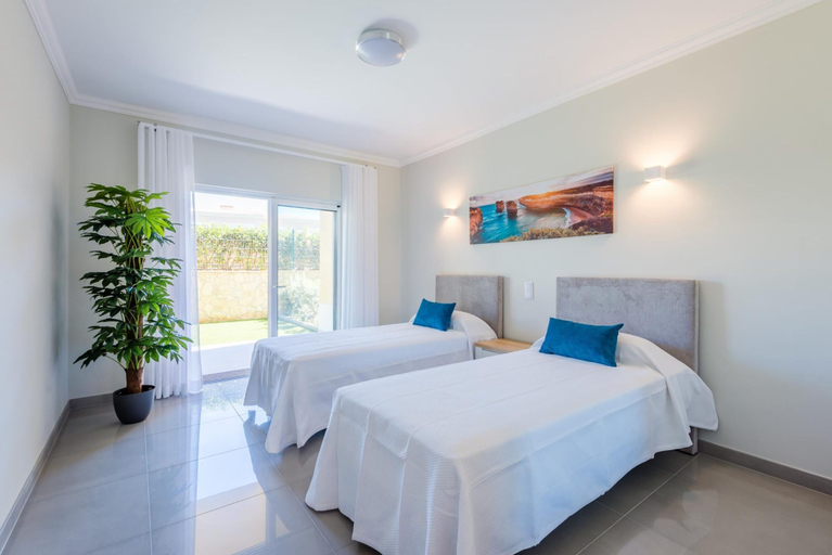 Room 4, Casa Estrella at Bayview Village, Lagos