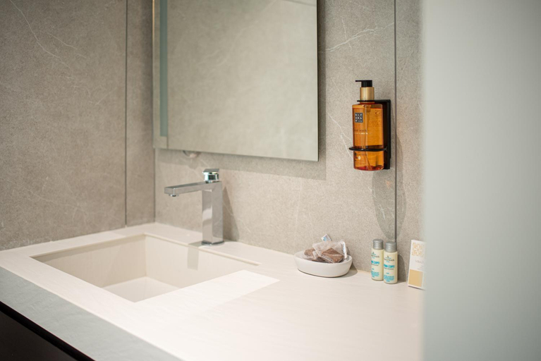 Bathroom 3, Rumi Hotels, Salerno