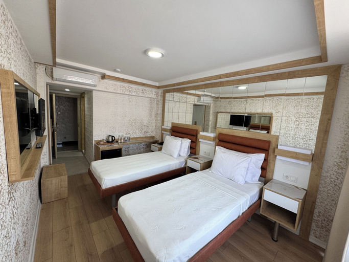 Bedroom 3, Alican Hotel, Konak
