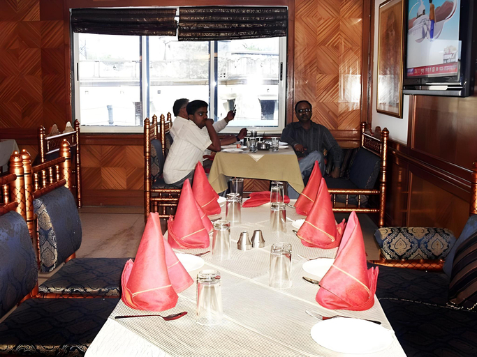 Food & Drinks 5, Zeeras Hotel, Varanasi