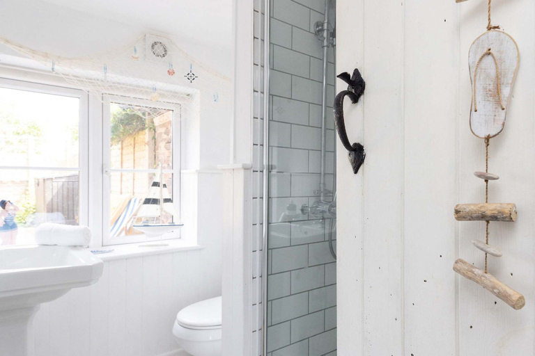 Bathroom 3, Cosy Character Cottage by the Sea, West Sussex