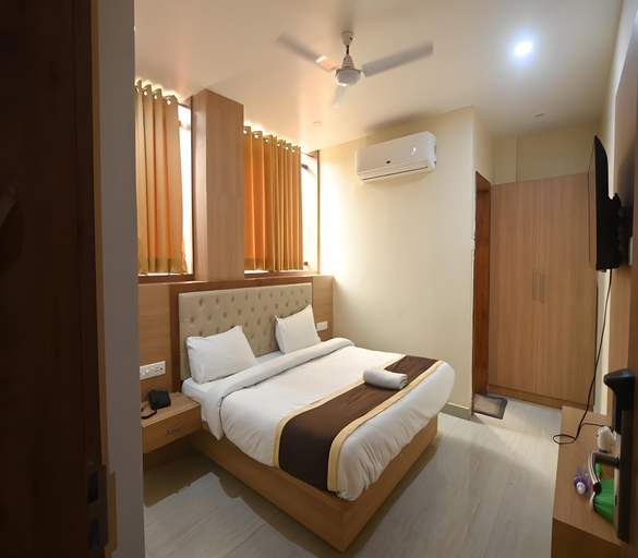 Bedroom, Nivedita Hotel, Varanasi