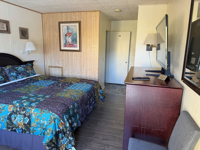 Others 4, Down Towner Inn, Idaho