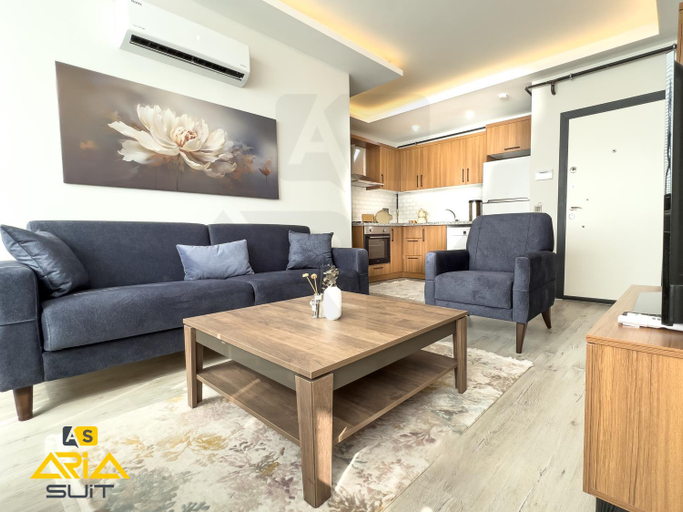 Facilities 5, Aria Suit, Merkez