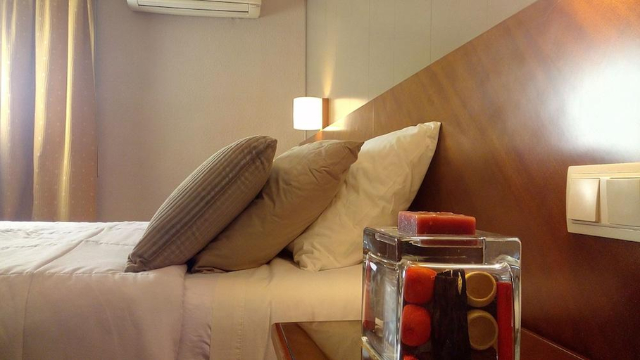 Others 5, Hotel Avenida, Valencia