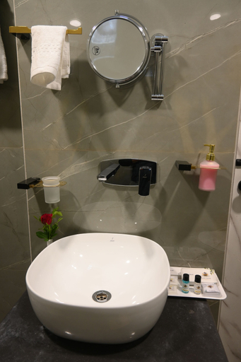 Bathroom 5, Hotel Kashi Crown, Varanasi