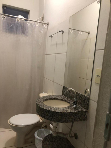 Bathroom 4, Hotel Faria, Piui