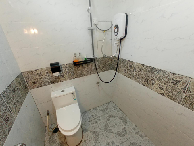 Bathroom 4, KURAU INN FARMSTAY, Kerian