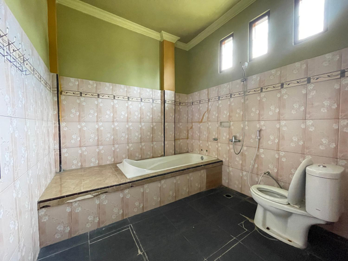 Bathroom 3, Rinjani Golden, Lombok