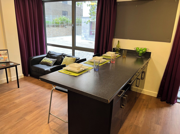 Others 2, 6 Bed Apartment @ Astor House by Pureserviced, Plymouth