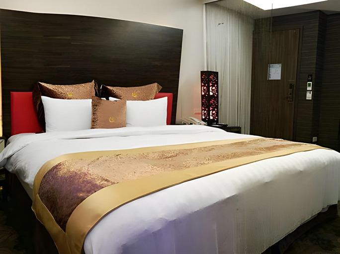 Bedroom 2, Golden Hot Spring Hotel, Taipei City