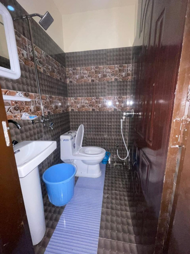 Bathroom 3, Grace one hotel, Lahore