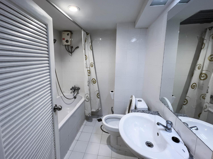 Bathroom 4, Srivichai Hotel, Muang Nakhon Ratchasima