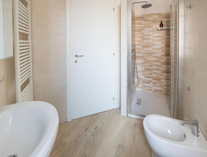 Bathroom 2, VigevanoRent, Pavia